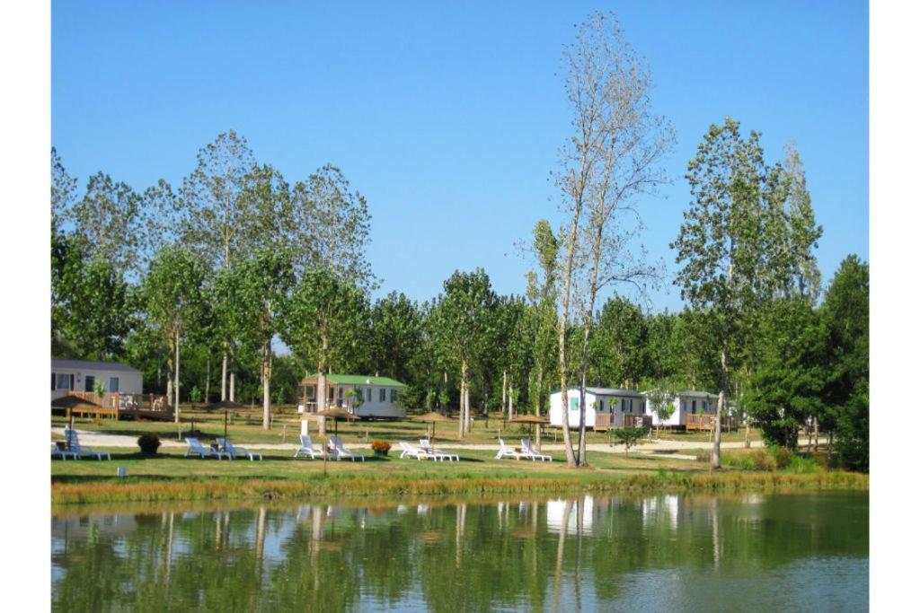 Camping Aubigny-Les Clouzeaux Aubigny  Exteriér fotografie